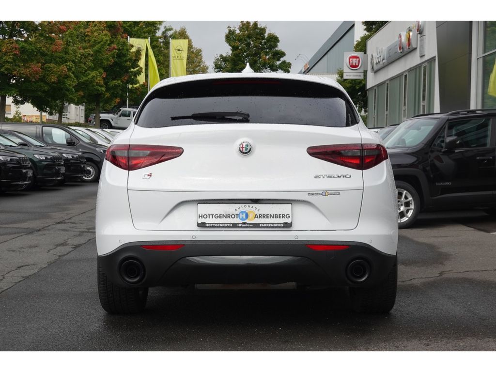 Alfa Romeo Stelvio 2022