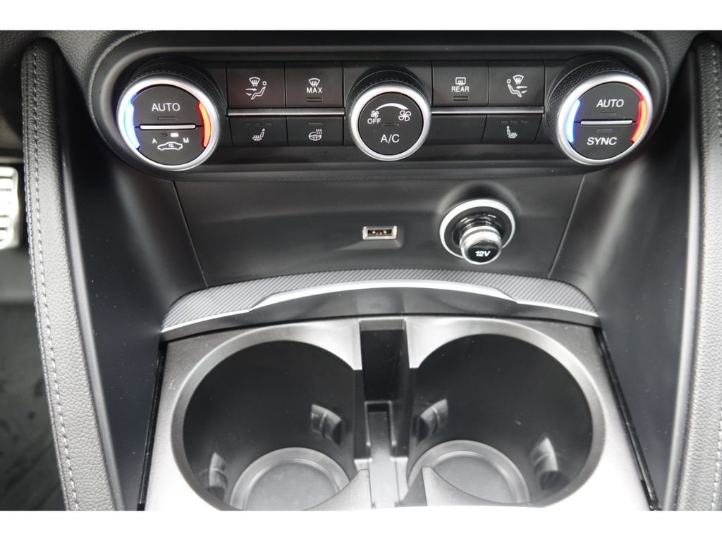 Alfa Romeo Stelvio 2022