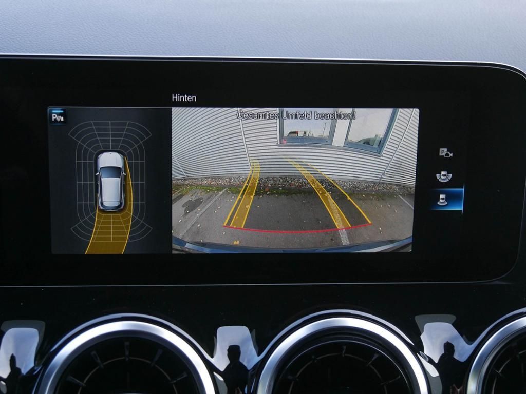 Mercedes-Benz GLA 200 2023