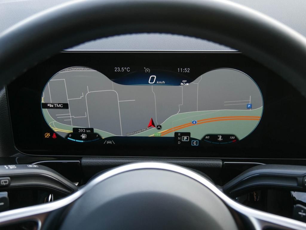 Mercedes-Benz GLA 200 2023