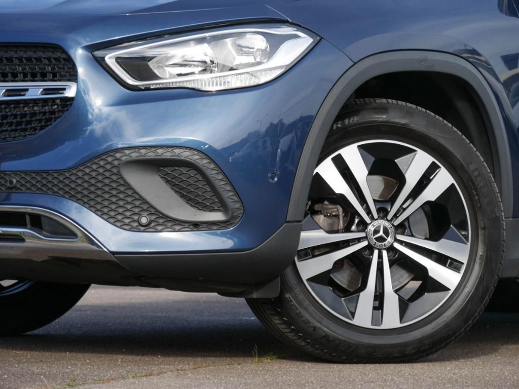 Mercedes-Benz GLA 200 2023