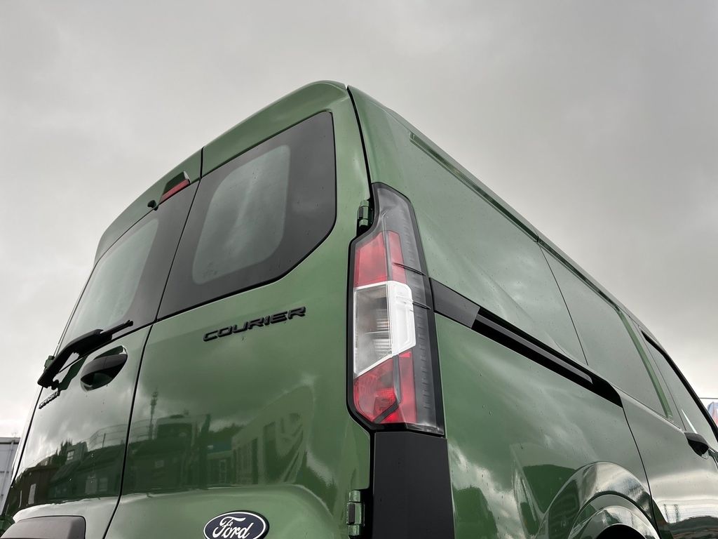 Ford Transit Courier 2025