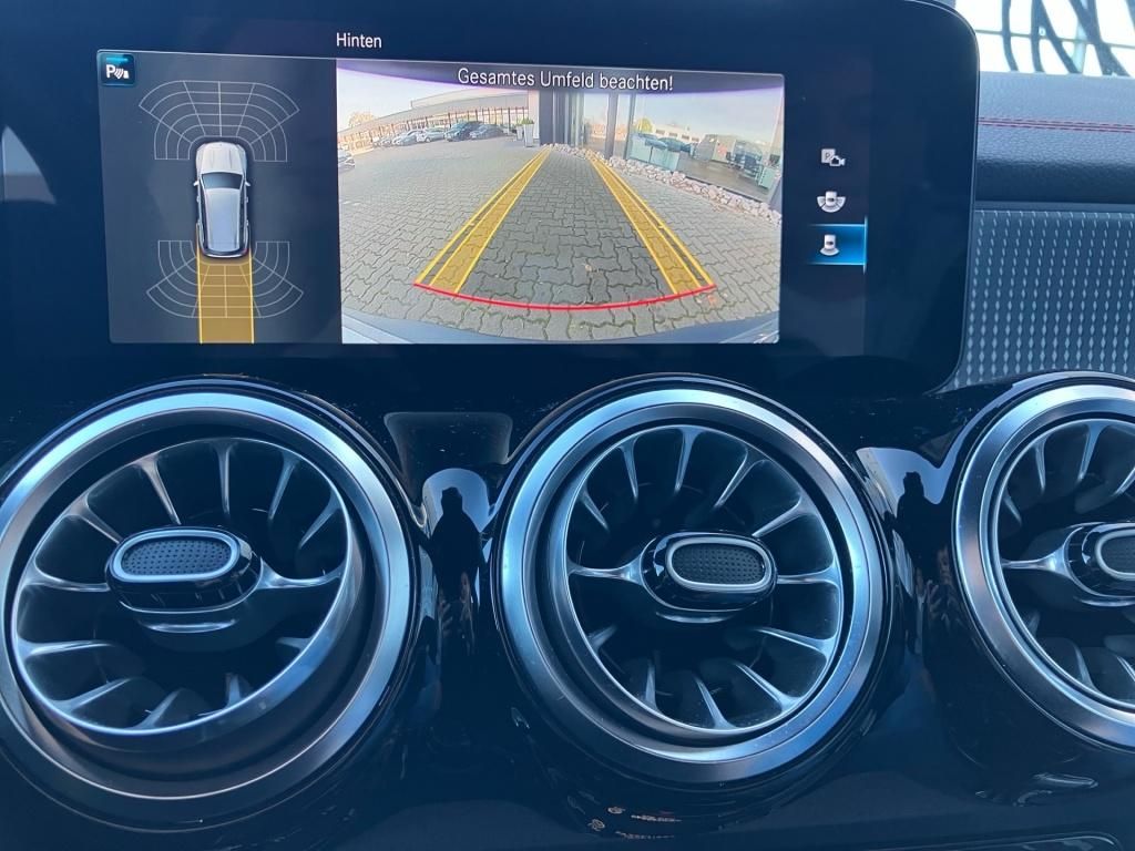 Mercedes-Benz EQB 2023