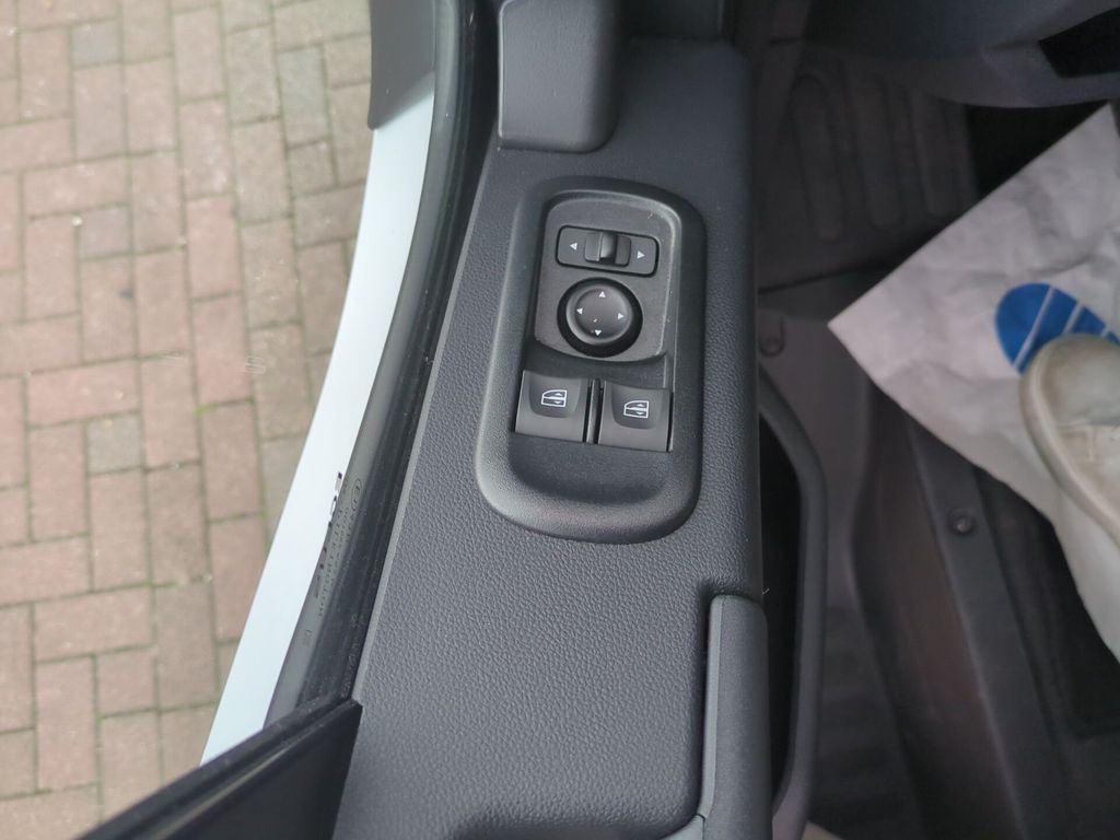 Nissan Interstar 2024