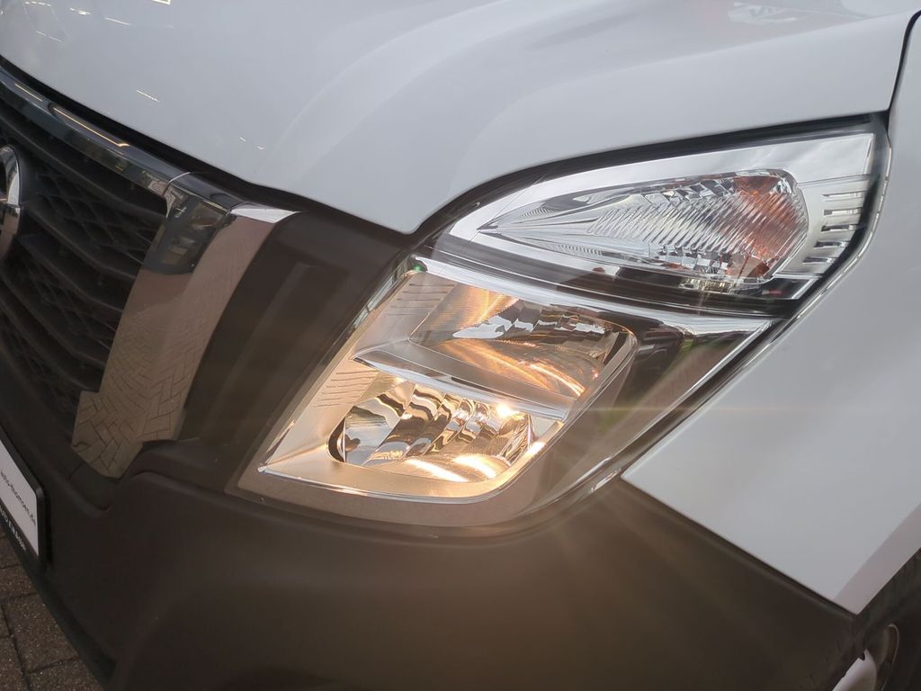 Nissan Interstar 2024