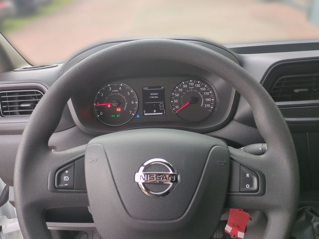 Nissan Interstar 2024