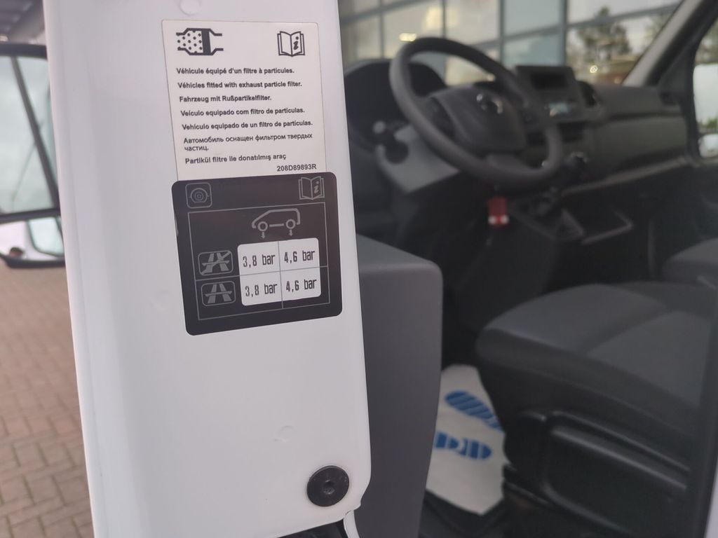 Nissan Interstar 2024