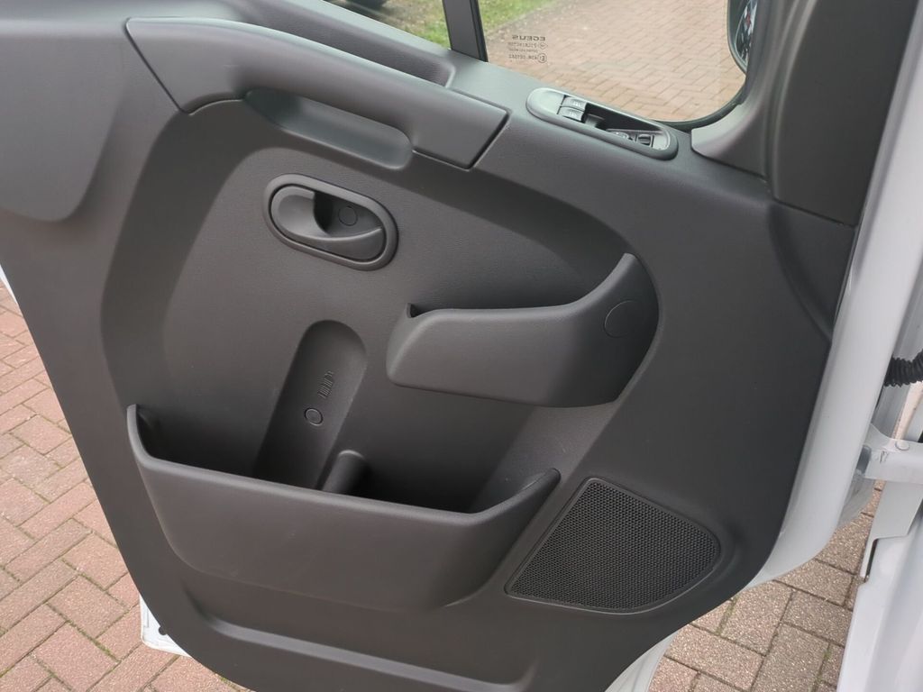 Nissan Interstar 2024