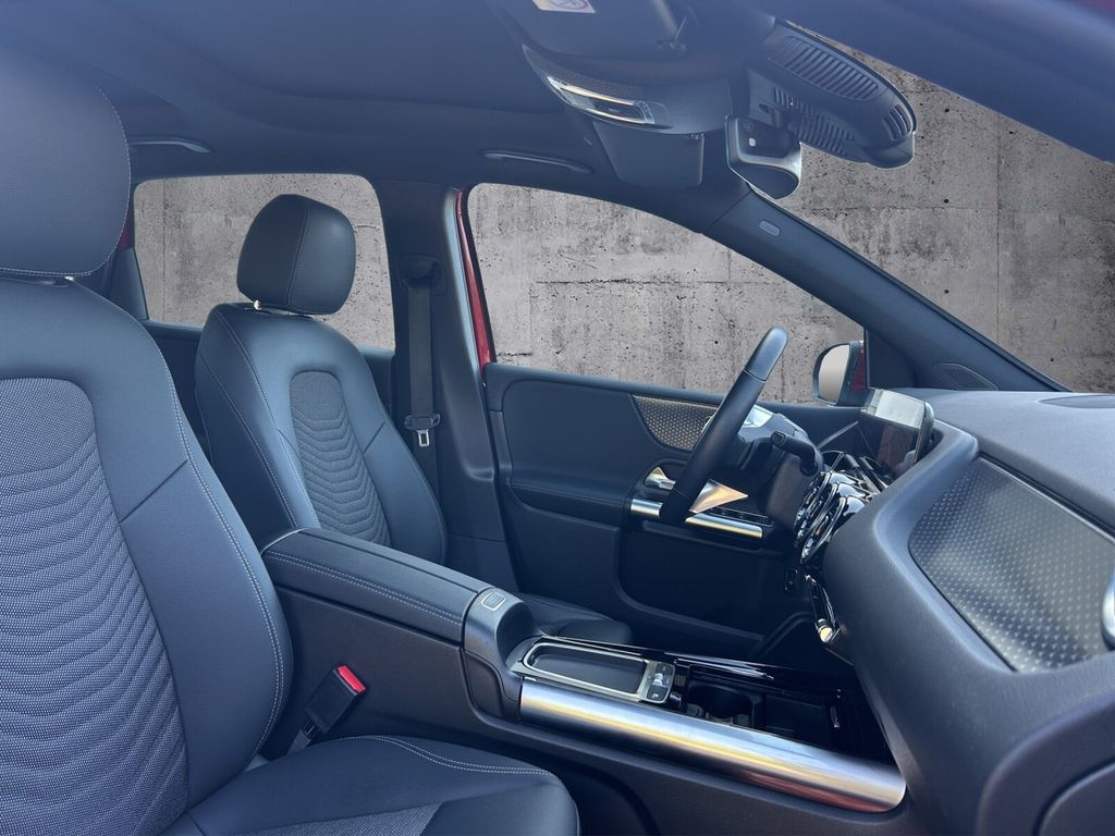 Mercedes-Benz B 220 2024