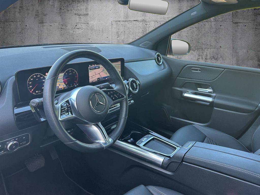 Mercedes-Benz B 220 2024