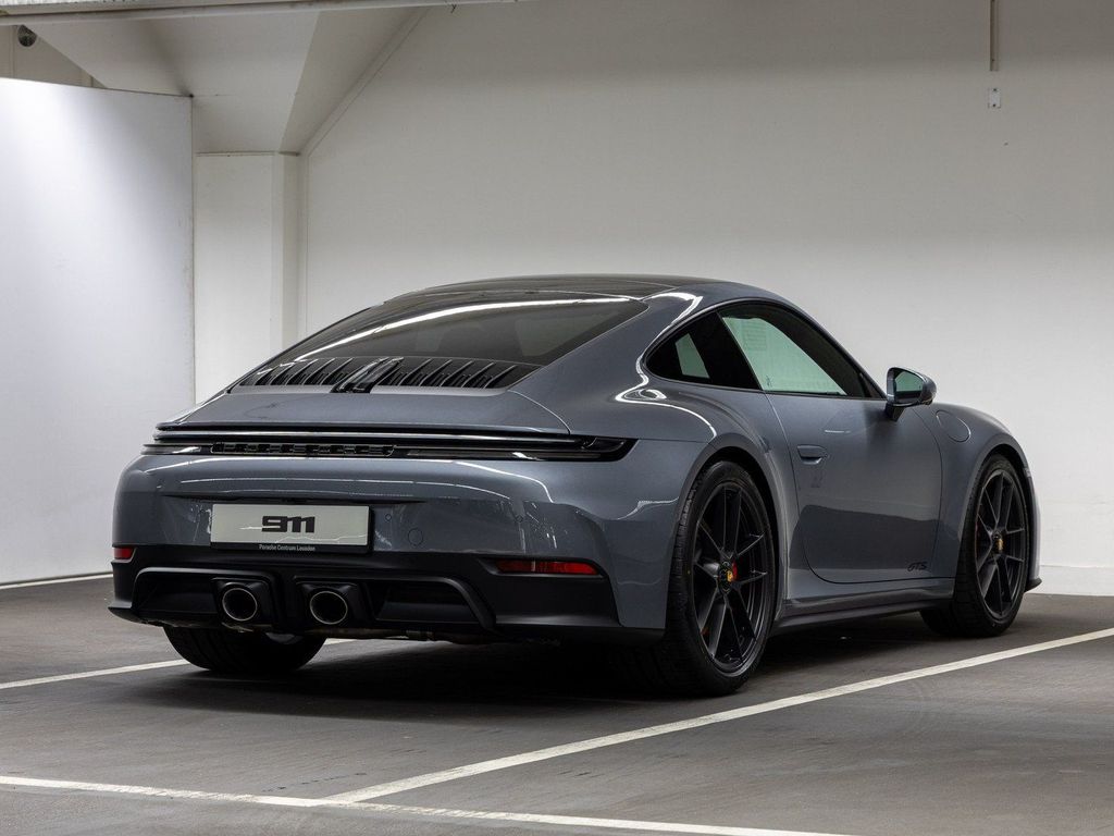 Porsche 992