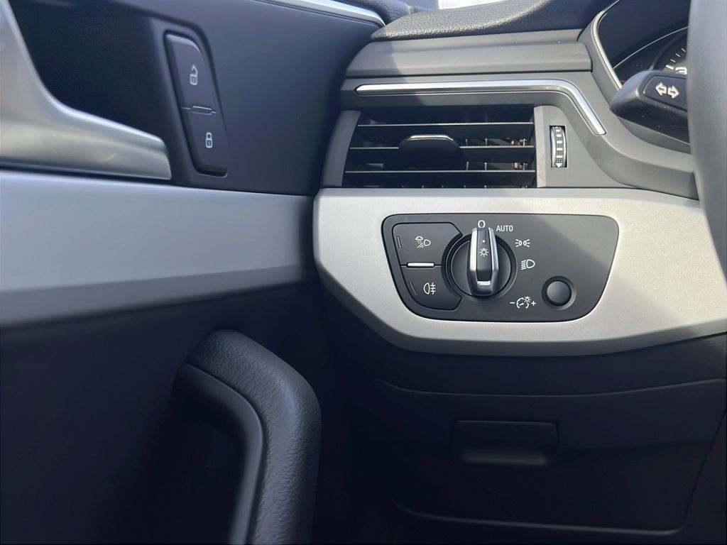 Audi A4 2023