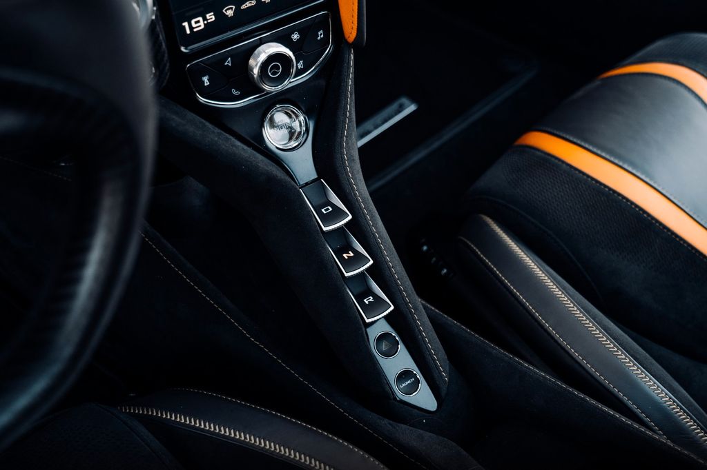 McLaren 720S 2022