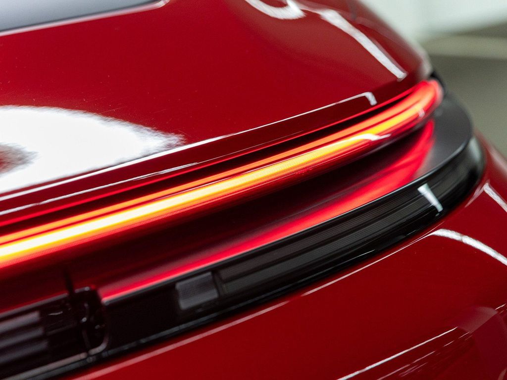 Porsche 992 2025