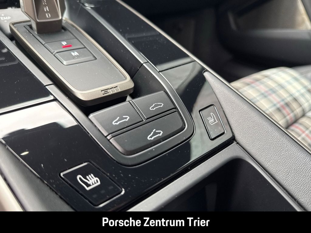 Porsche 992 2025