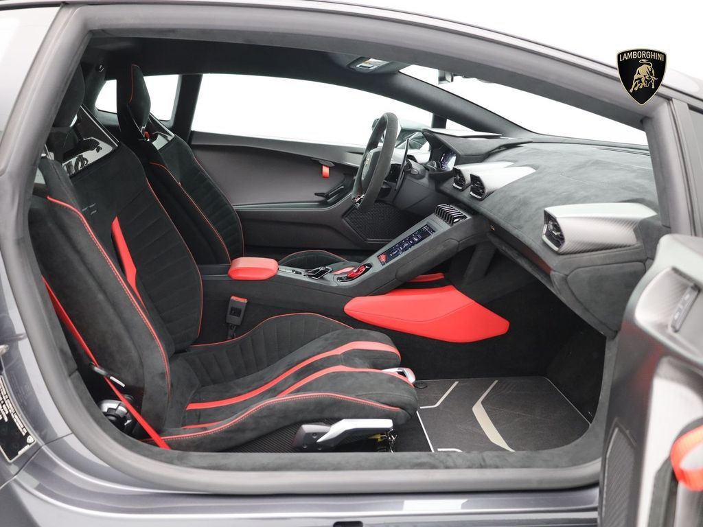 Lamborghini Huracán 2021