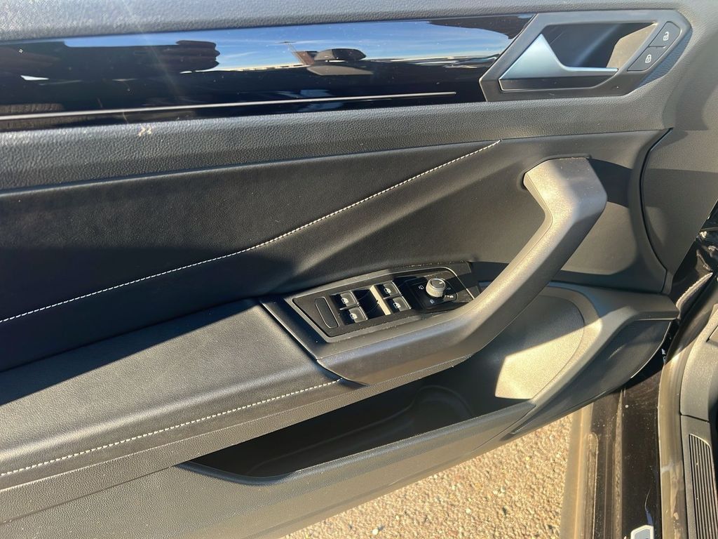 Volkswagen T-Roc 2024