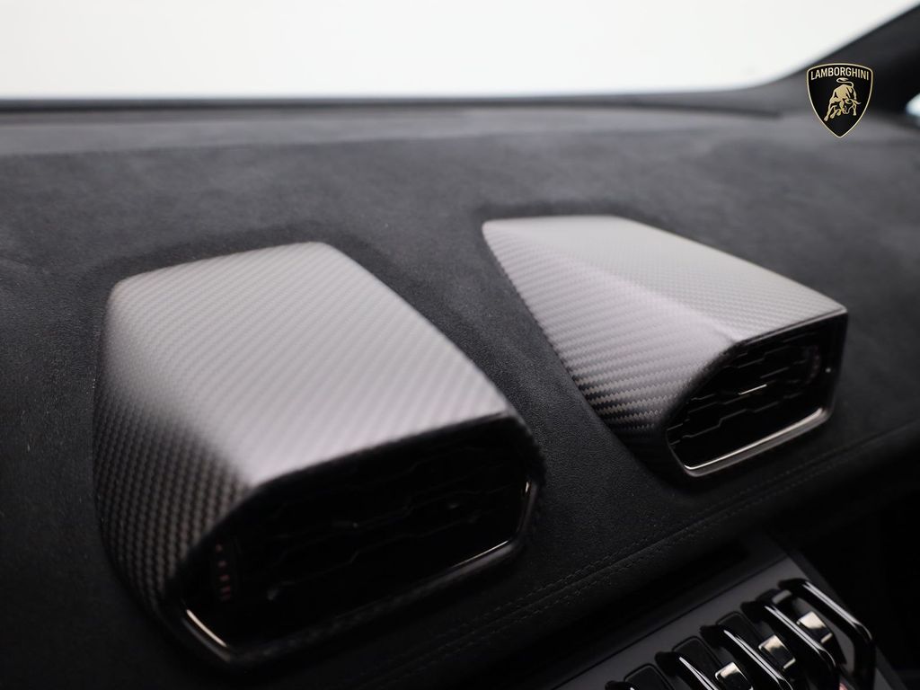 Lamborghini Huracán 2021