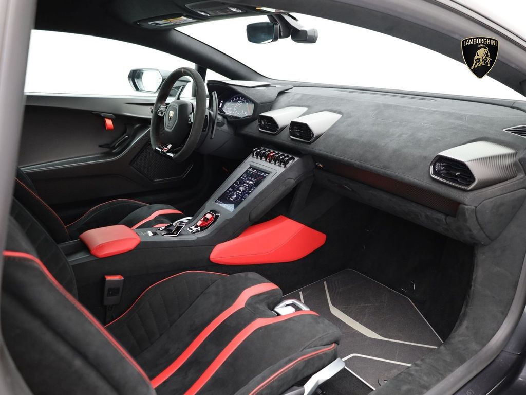 Lamborghini Huracán 2021