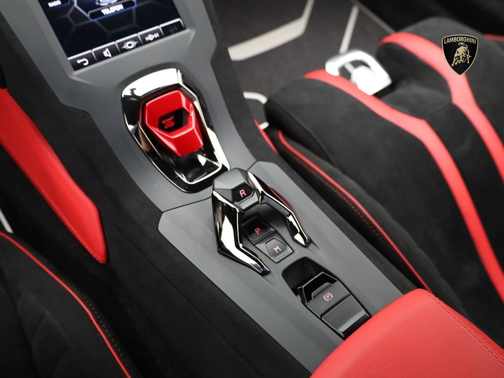 Lamborghini Huracán 2021