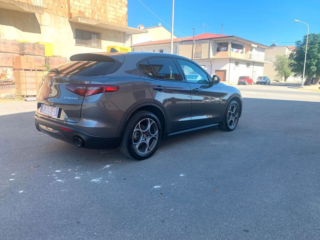 Alfa Romeo Stelvio 2023