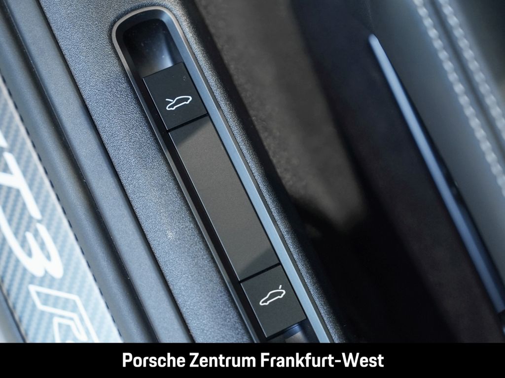 Porsche 992 2025