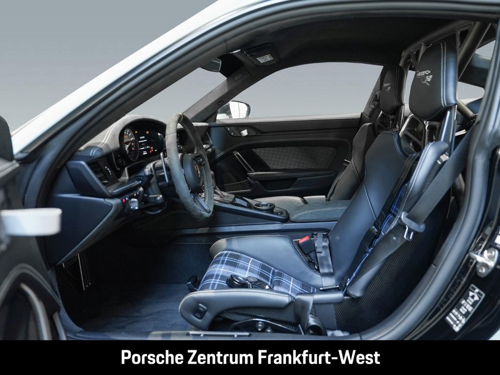 Porsche 992 2025