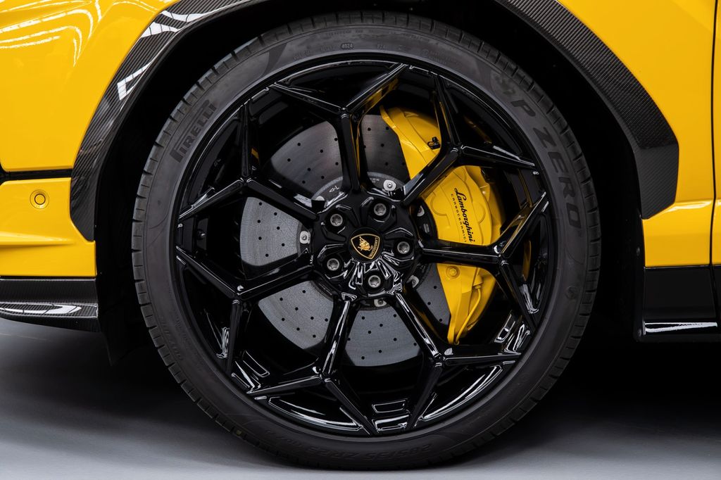 Lamborghini Urus 2025