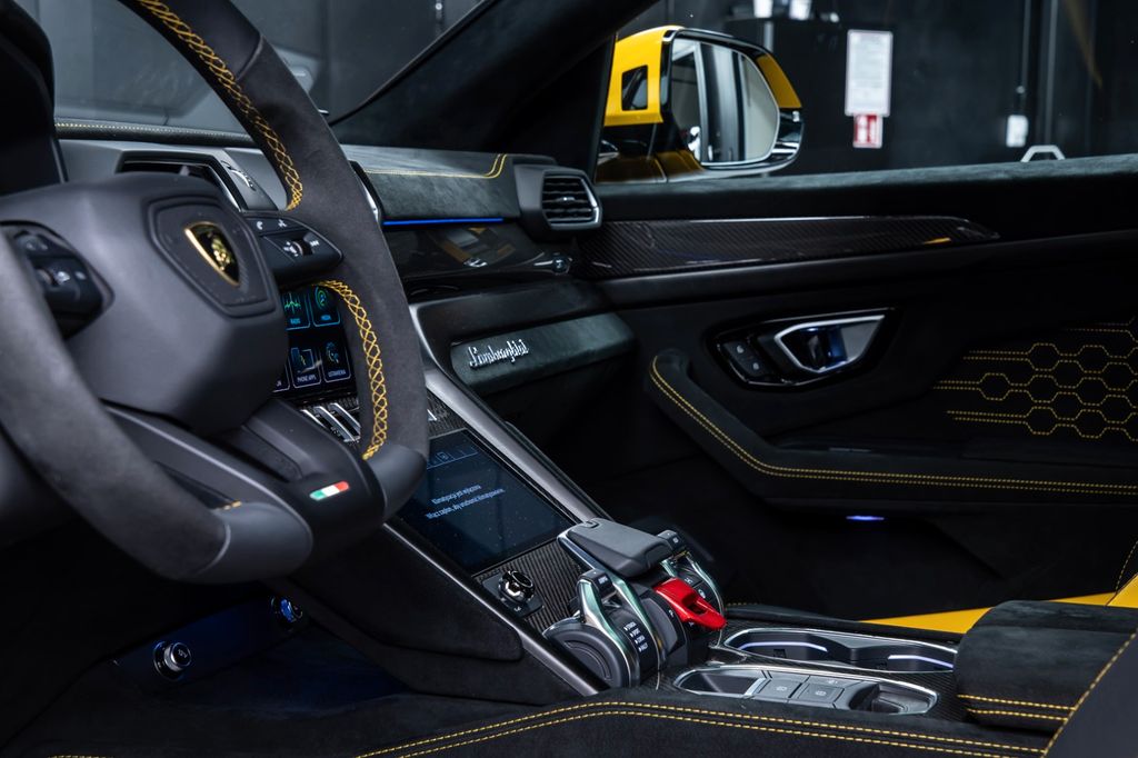 Lamborghini Urus 2025