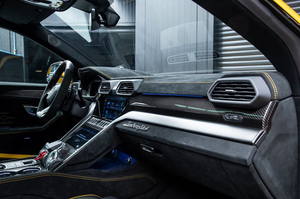 Lamborghini Urus 2025