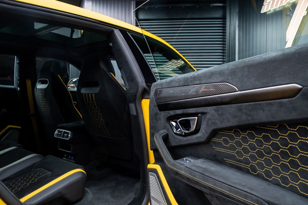 Lamborghini Urus 2025