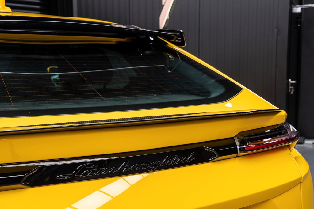 Lamborghini Urus 2025