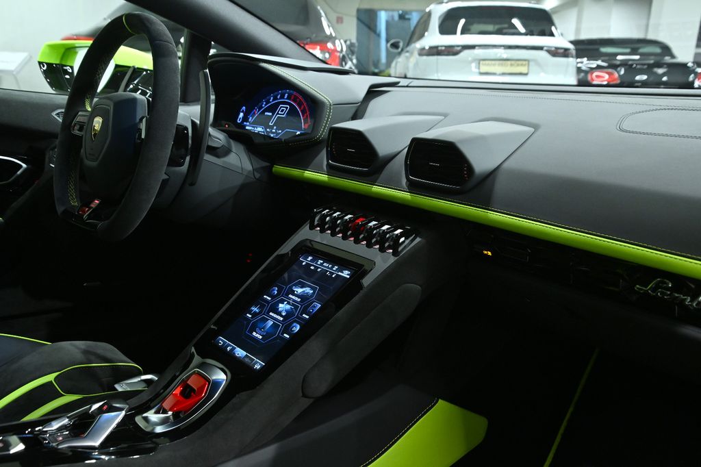 Lamborghini Huracán 2024