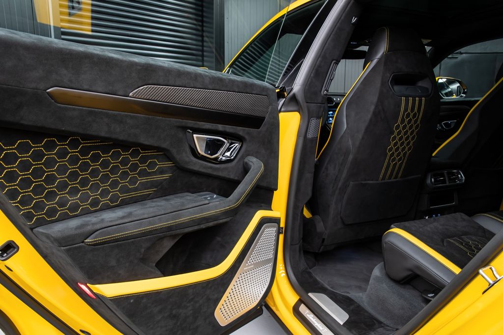 Lamborghini Urus 2025