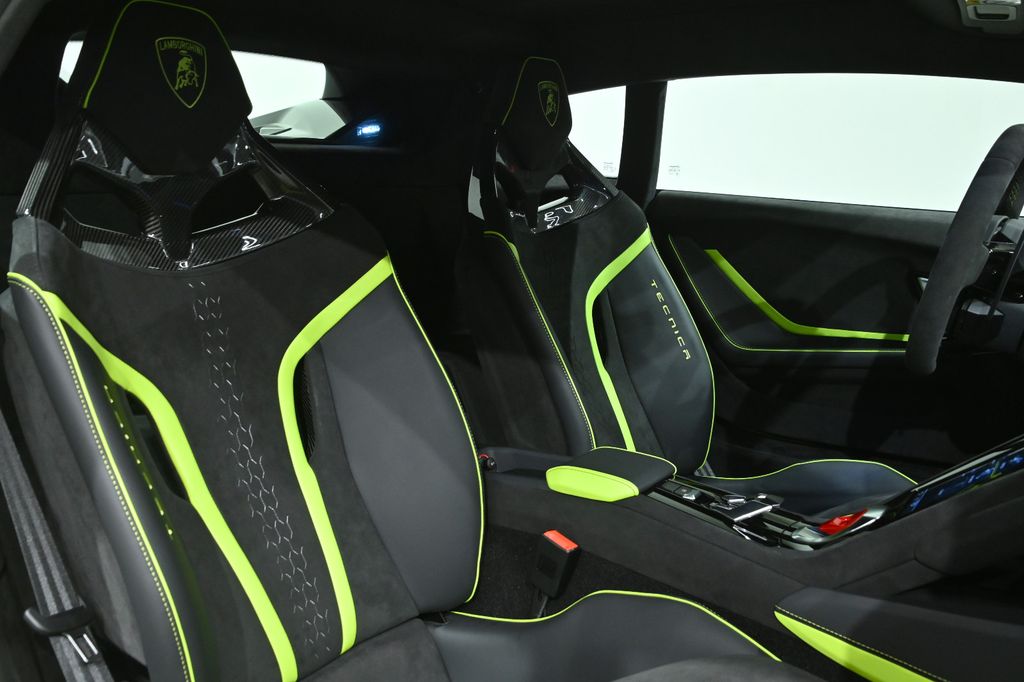 Lamborghini Huracán 2024