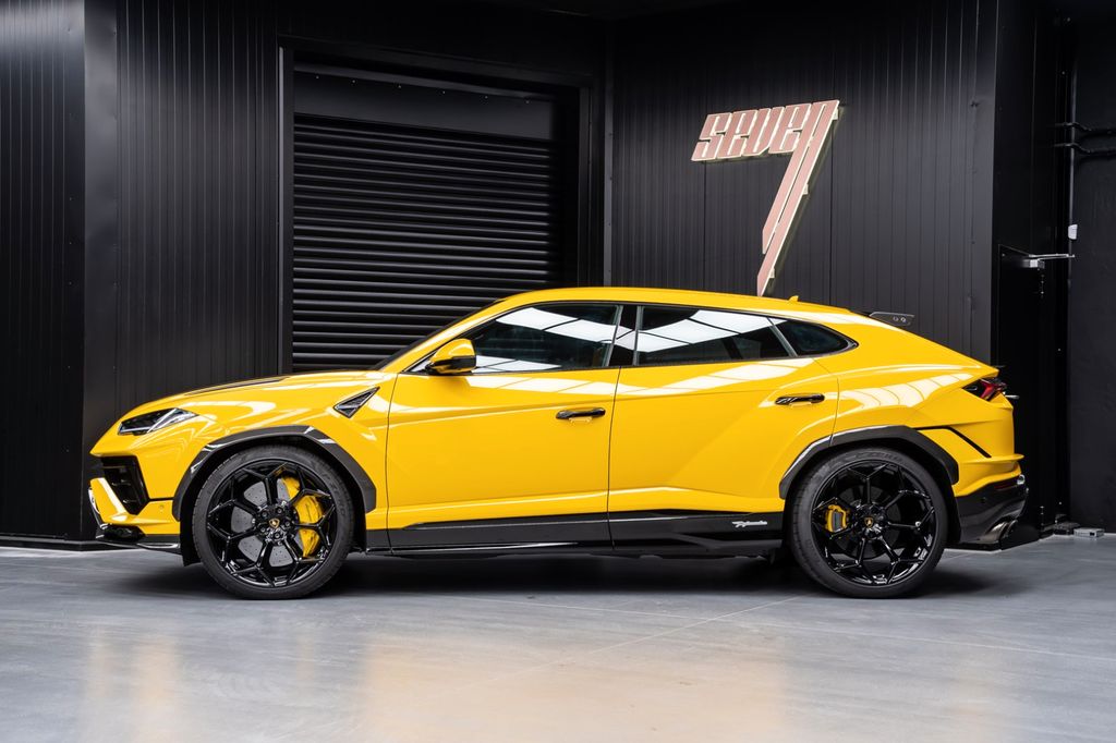 Lamborghini Urus 2025
