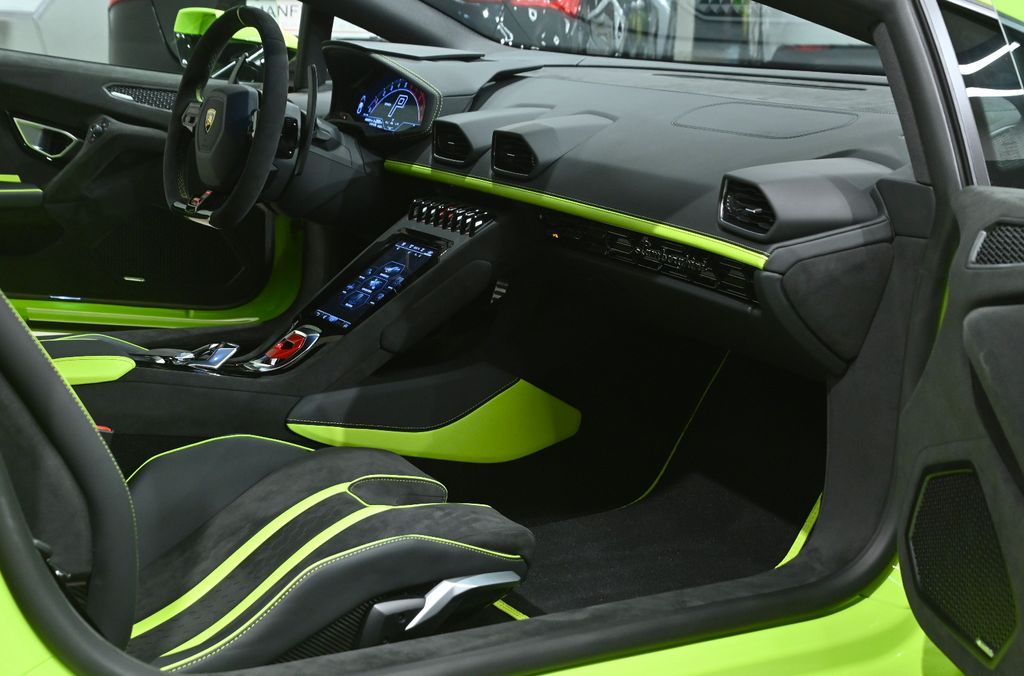 Lamborghini Huracán 2024