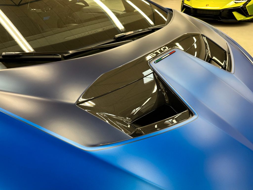 Lamborghini Huracán 2024