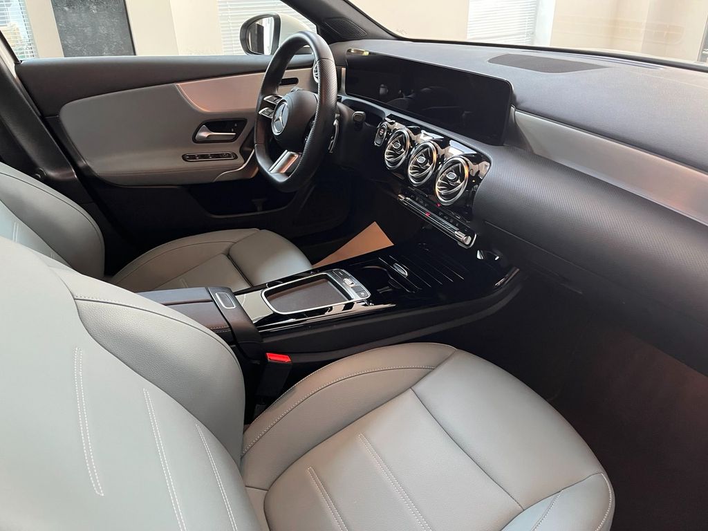 Mercedes-Benz A 250 2024