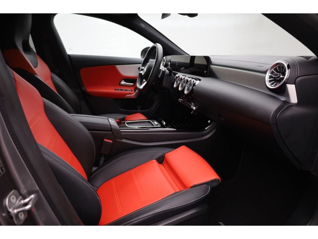 Mercedes-Benz CLA 200 2024