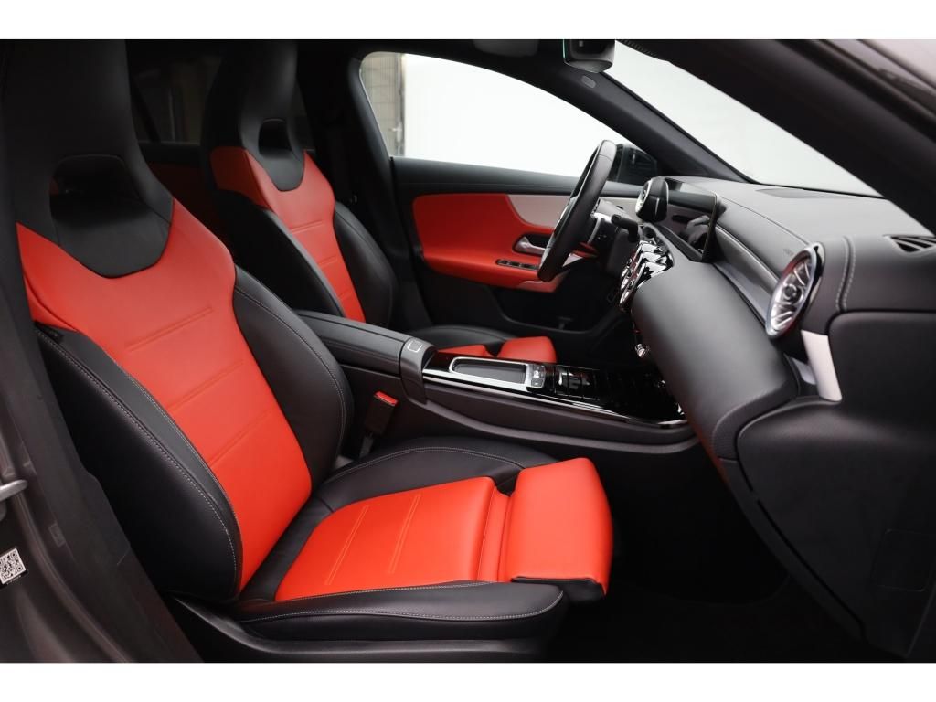 Mercedes-Benz CLA 200 2024