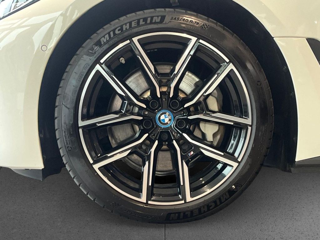 BMW i4 2023