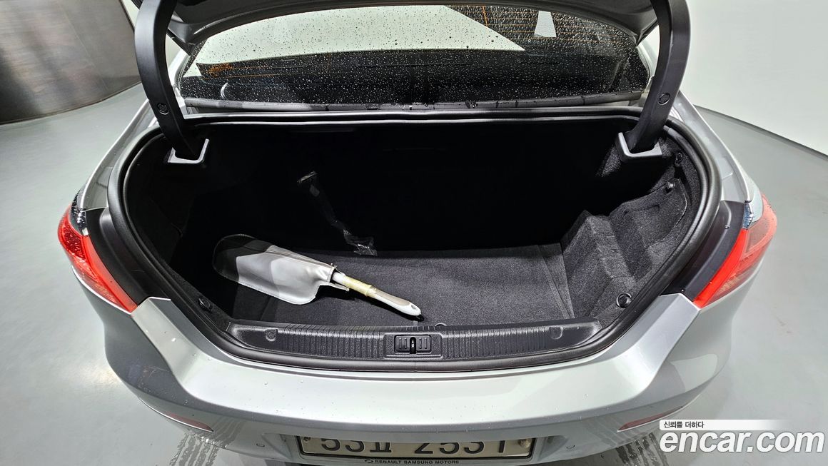 Renault-KoreaSamsung SM7 2012