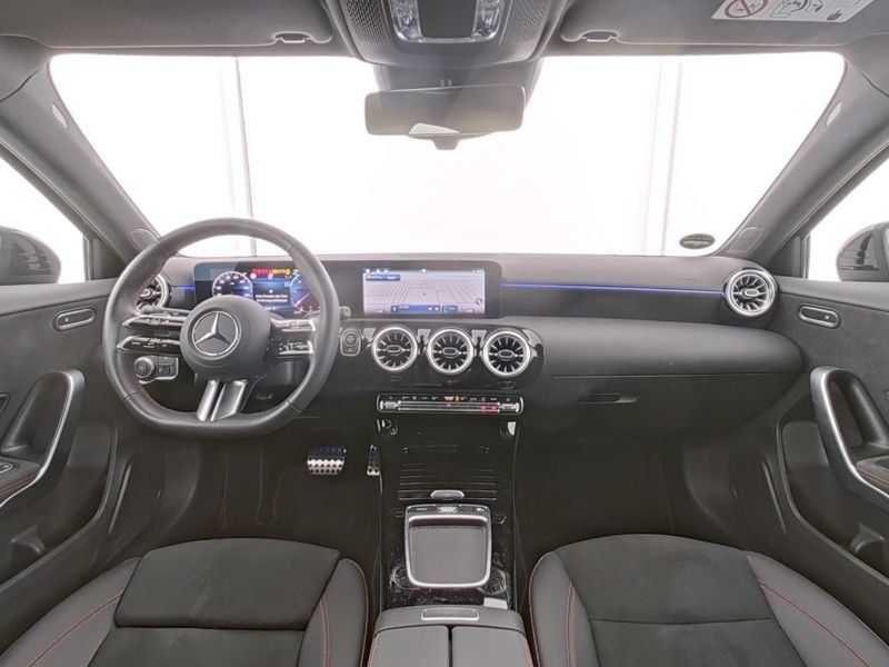 Mercedes-Benz A 220 2024