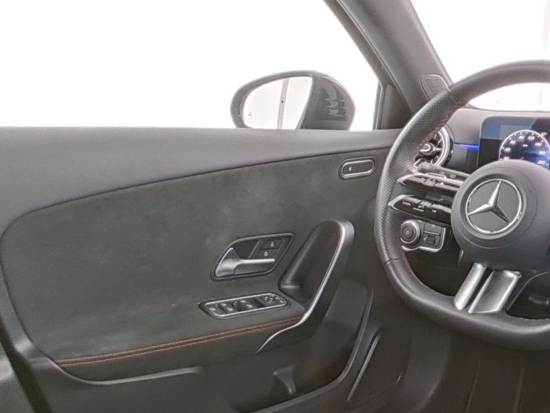 Mercedes-Benz A 220 2024