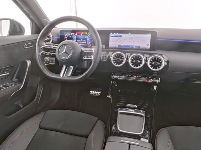 Mercedes-Benz A 220 2024
