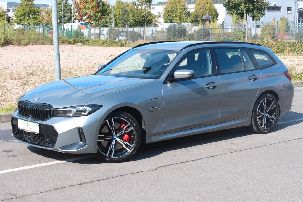 BMW 330 2022