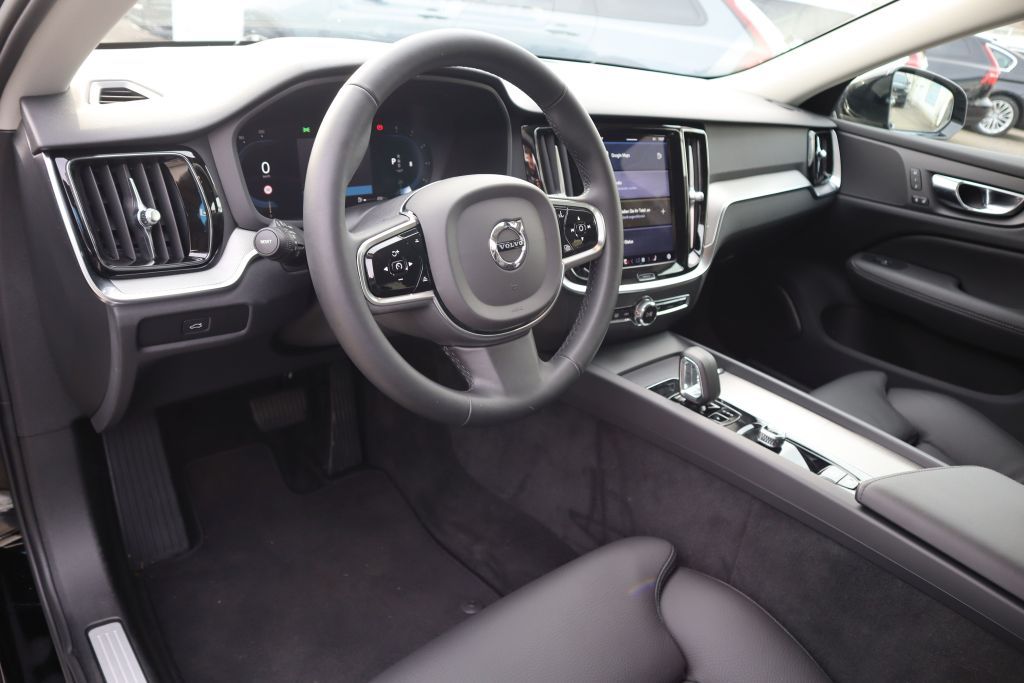 Volvo V60 Cross Country 2023