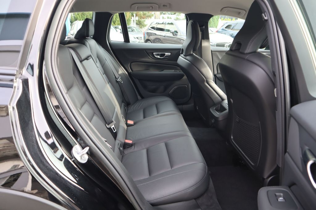 Volvo V60 Cross Country 2023