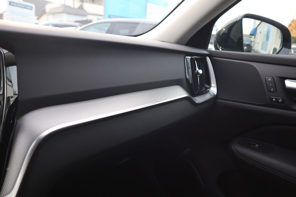 Volvo V60 Cross Country 2023